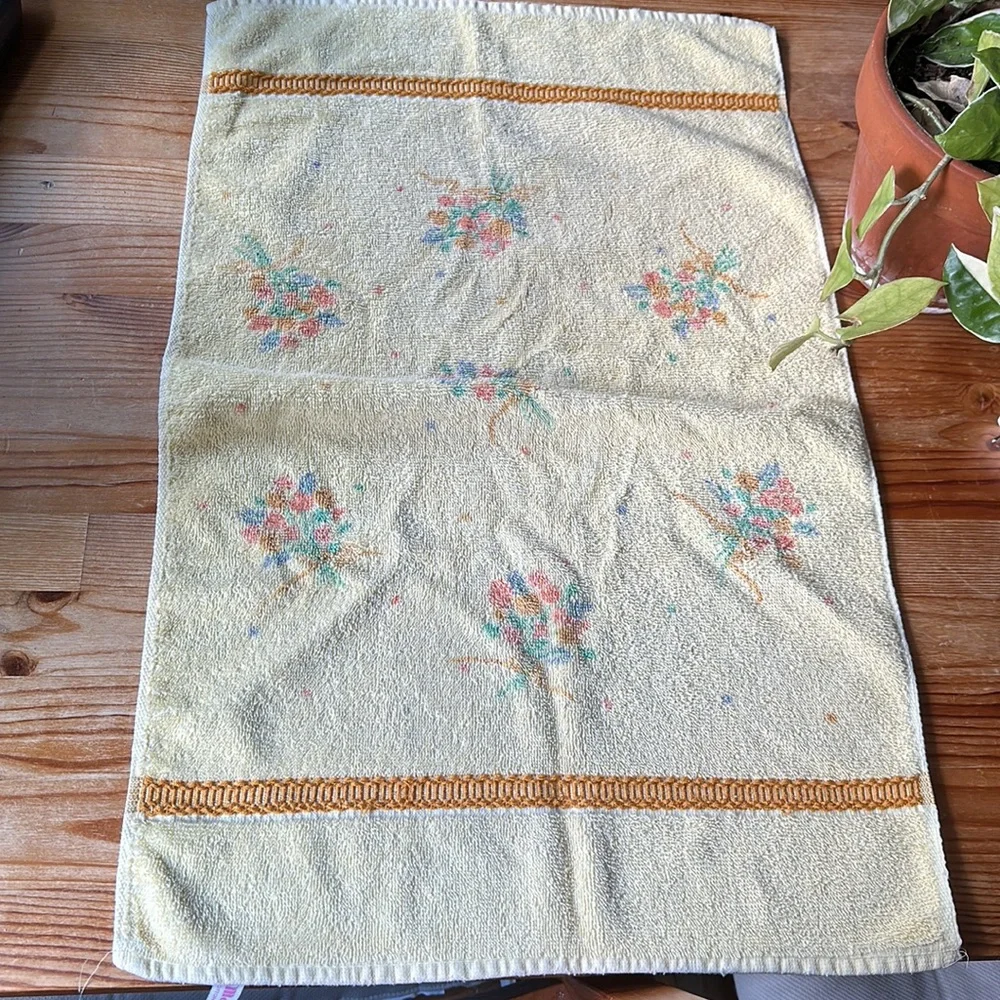 Vintage Floral Hand Towel